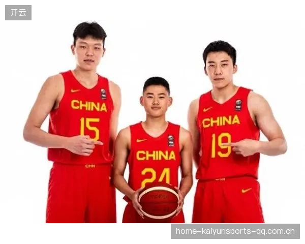 国青队在高节奏训练中展现出良好体能储备｜探索未来之星的坚韧与潜力