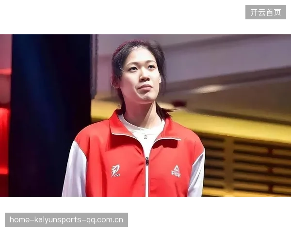 天津女排快速平拉开，李盈莹强攻命中，助力天津女排再攀高峰