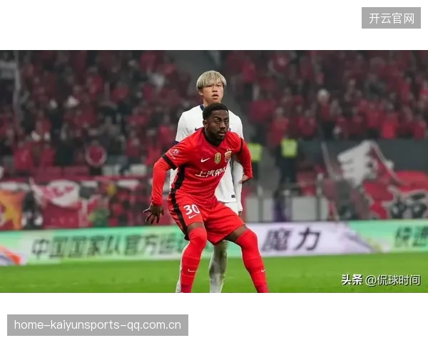 上海海港与上海申花：积分差距14分，背后的故事与未来之争